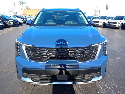 Used 2025 Kia Sorento EX image 3
