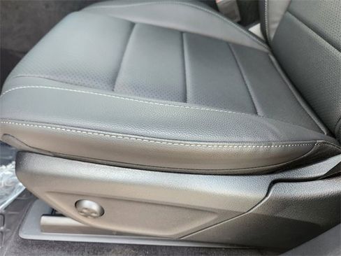 Certified 2025 Mercedes-Benz GLE 350 4MATIC image 9