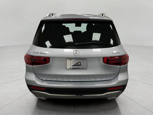 Certified 2026 Mercedes-Benz GLB 250 4MATIC image 4