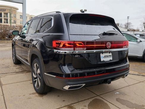 New 2026 Volkswagen Atlas SEL image 3
