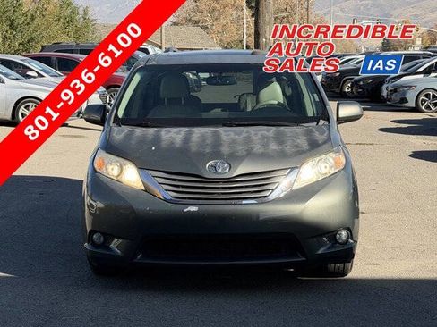 Used 2011 Toyota Sienna XLE image 1