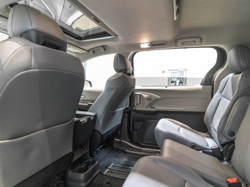 Certified 2024 Toyota Sienna XLE FWD image 14