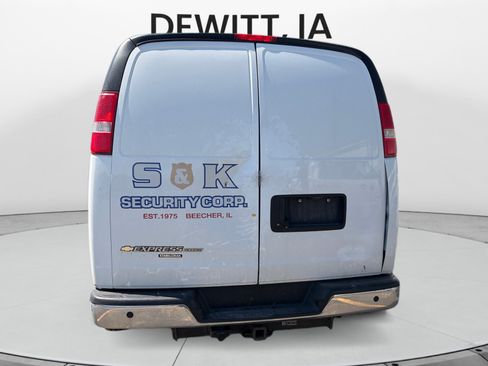 Used 2014 Chevrolet Express 2500 w/ Express Access Plus Package RWD image 5
