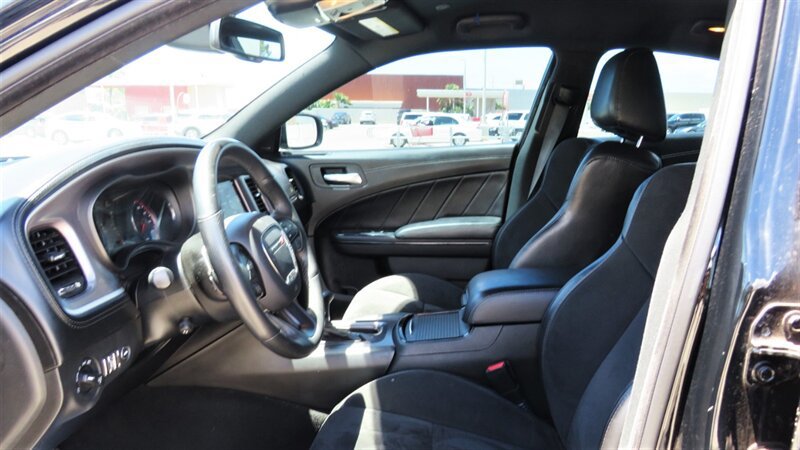 Used 2019 Dodge Charger R/T w/ Plus Group RWD image 27