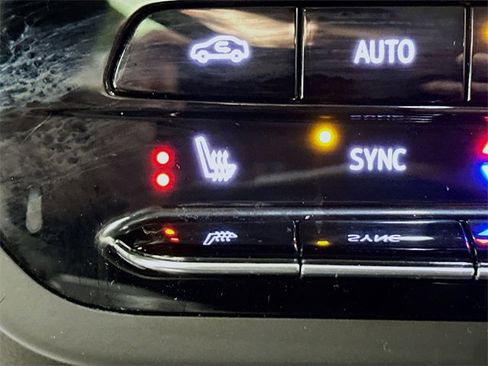 Used 2021 Buick Envision Essence image 19