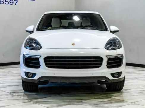 Used 2017 Porsche Cayenne AWD/4WD image 9