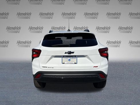 Certified 2024 Chevrolet Trax RS w/ Sunroof Package image 9