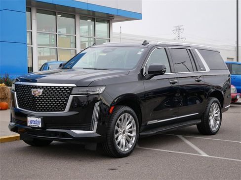 Used 2023 Cadillac Escalade ESV Premium Luxury image 2
