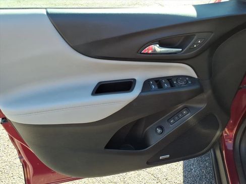 Used 2018 Chevrolet Equinox Premier image 21