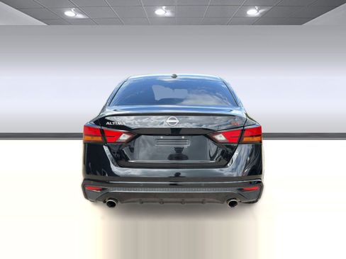 Used 2024 Nissan Altima 2.5 SR FWD image 10