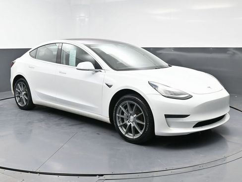 Used 2018 Tesla Model 3 Long Range image 2