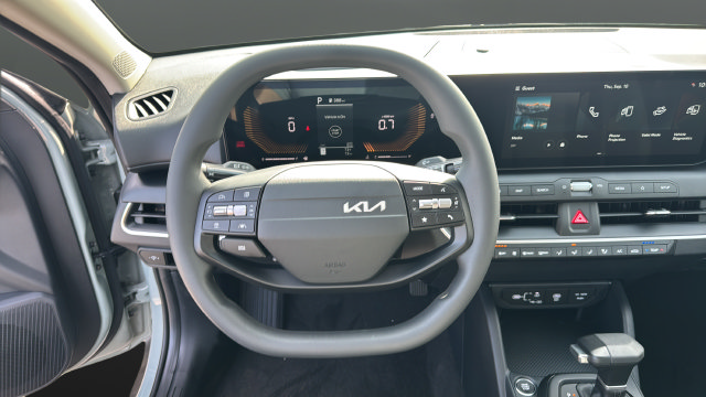 New 2026 Kia K4 FWD image 16