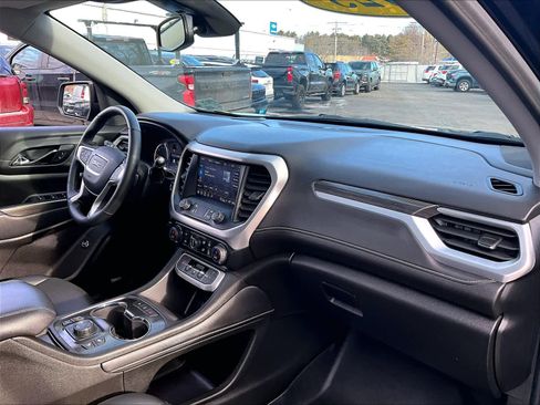 Used 2023 GMC Acadia SLT w/ Elevation Edition image 22