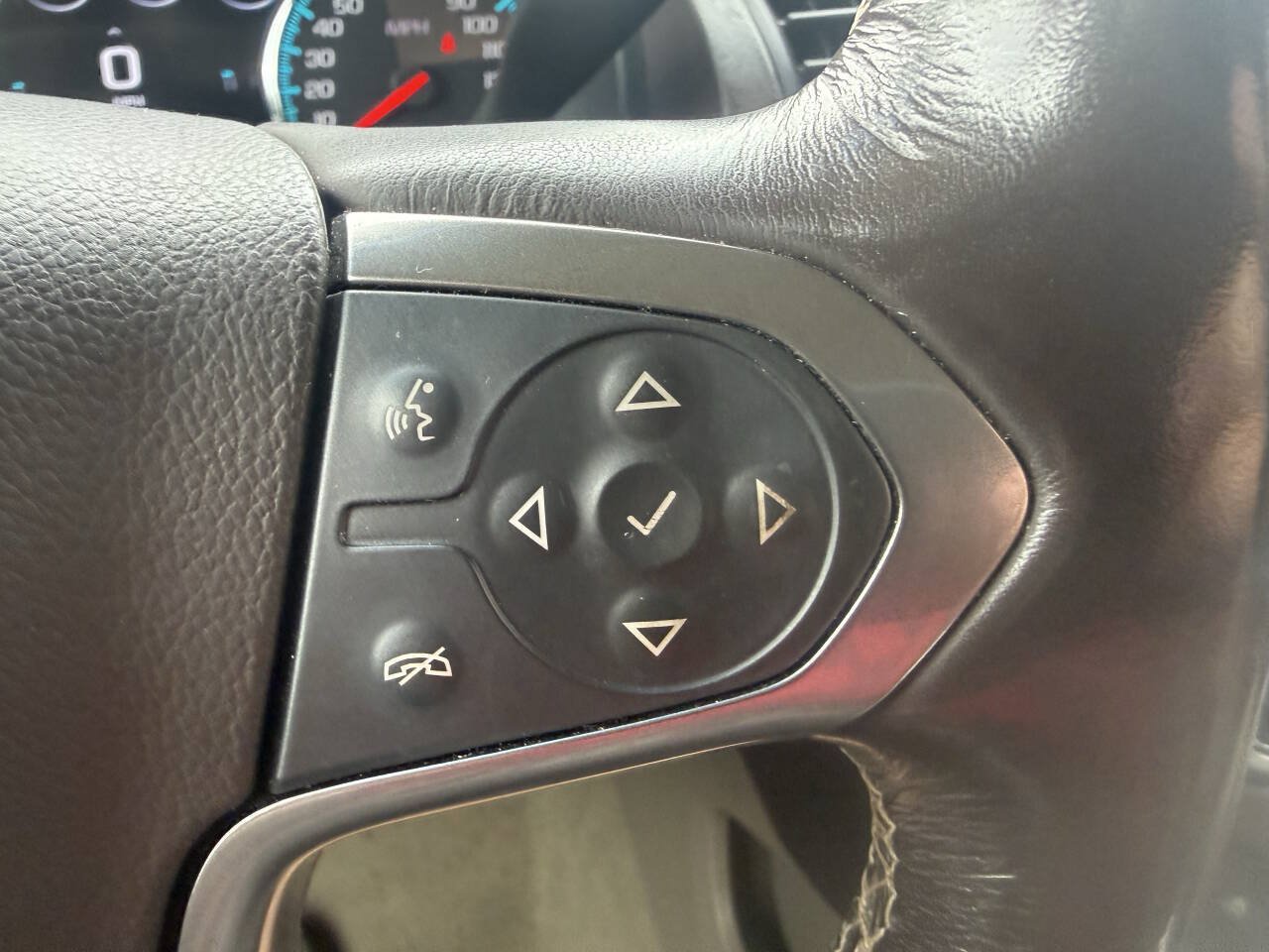Used 2018 Chevrolet Suburban Premier AWD/4WD image 24