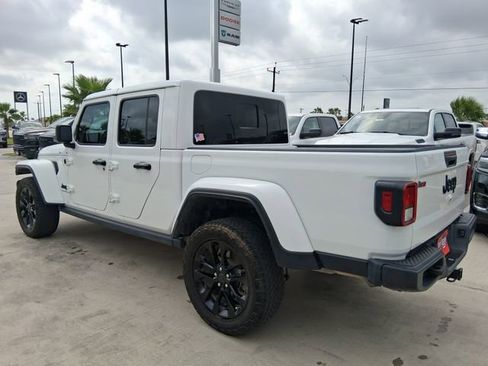 Used 2024 Jeep Gladiator Sport AWD/4WD image 5