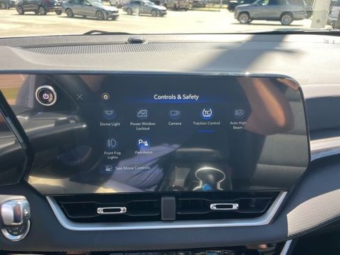 New 2026 Chevrolet Equinox LT w/ Convenience Package II FWD image 30