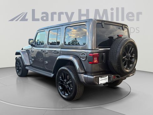 Used 2021 Jeep Wrangler Unlimited Sahara AWD/4WD image 3