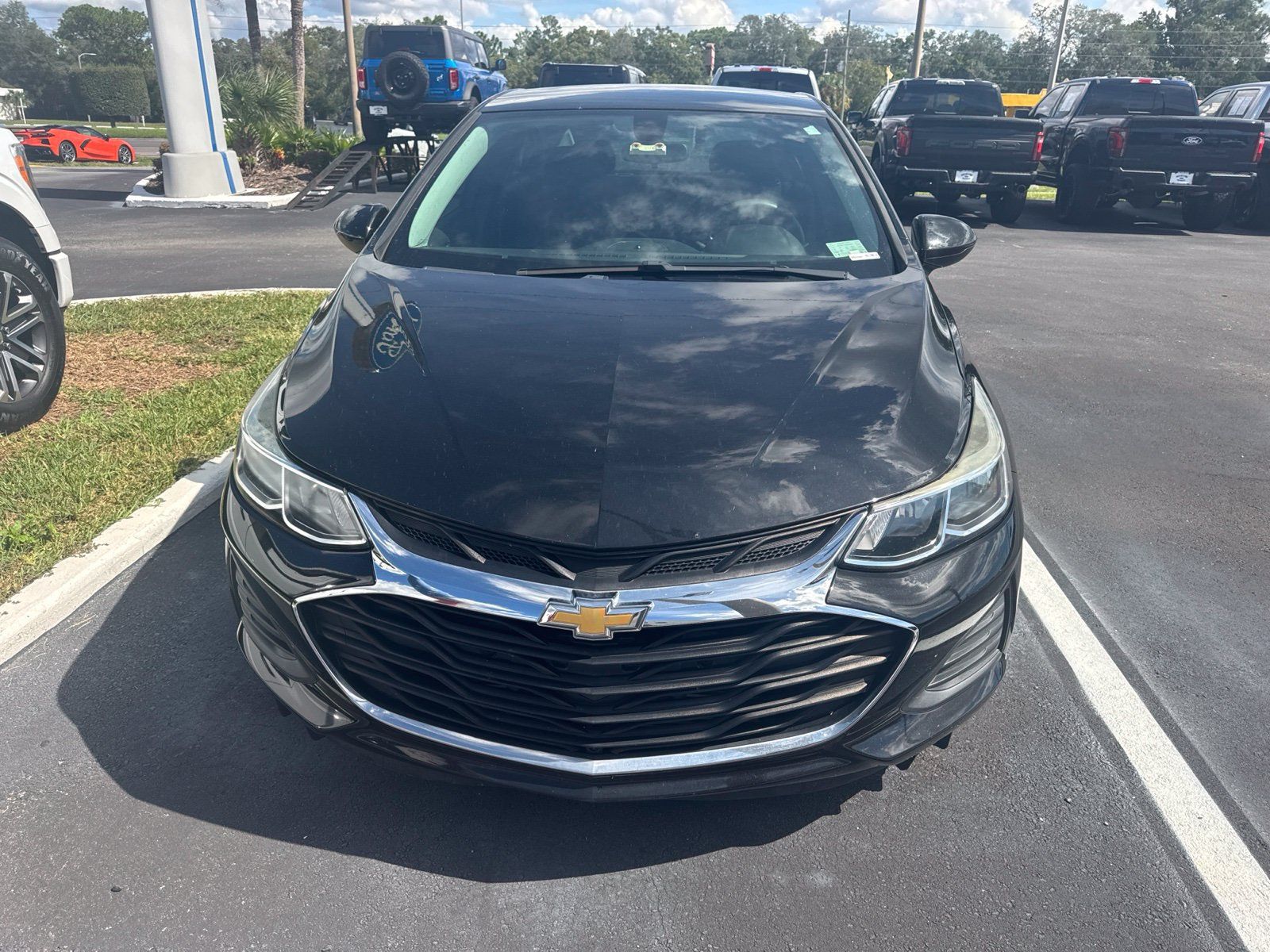 Used 2019 Chevrolet Cruze LS w/ LS Convenience Package FWD image 3