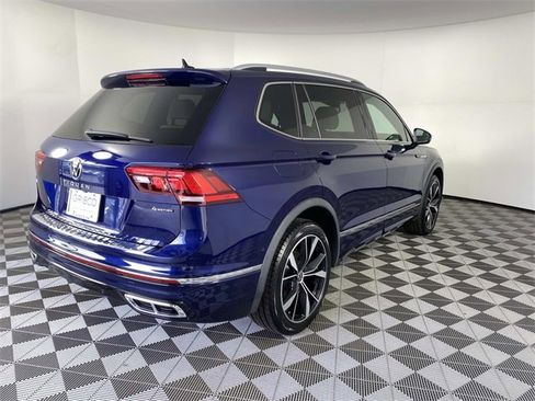 Used 2022 Volkswagen Tiguan SEL R-Line image 11