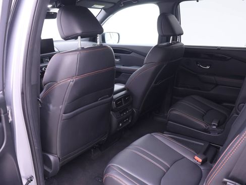 Certified 2023 Honda Pilot TrailSport image 10