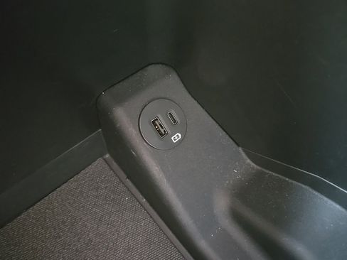 Used 2023 Ford F150 Platinum w/ FX4 Off-Road Package image 85