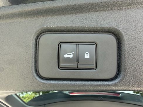 Used 2025 Nissan Pathfinder Platinum w/ Cargo Package FWD image 17