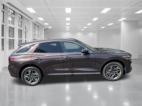 Used 2023 Genesis GV70 2.5T w/ Select Package AWD/4WD image 4