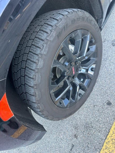Used 2022 GMC Yukon XL Denali RWD image 3
