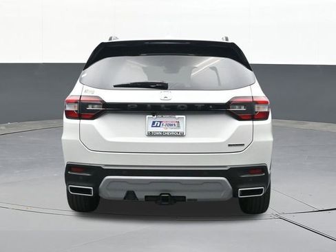 Used 2025 Honda Pilot Touring image 10