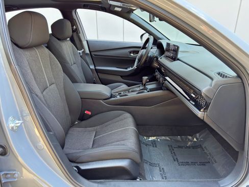 Used 2023 Honda Accord Sport image 15