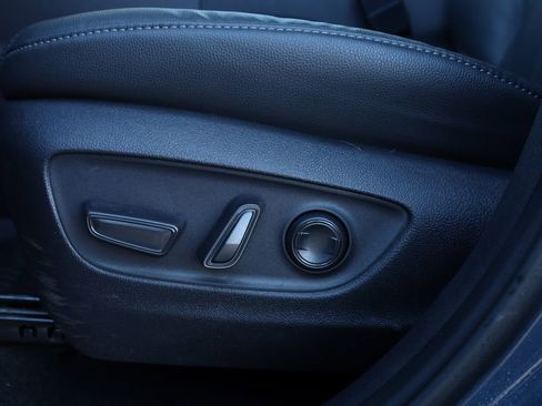 Used 2025 Toyota Grand Highlander FWD image 24