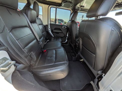 Used 2021 Jeep Wrangler Unlimited Sahara w/ Uconnect 4C Nav & Sound Group AWD/4WD image 23