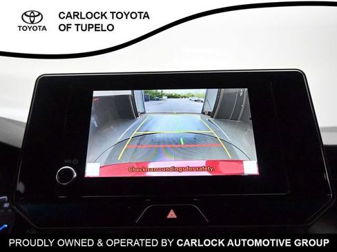 Used 2023 Toyota Venza LE image 11