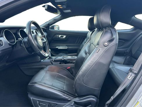 Used 2020 Ford Mustang Premium image 9