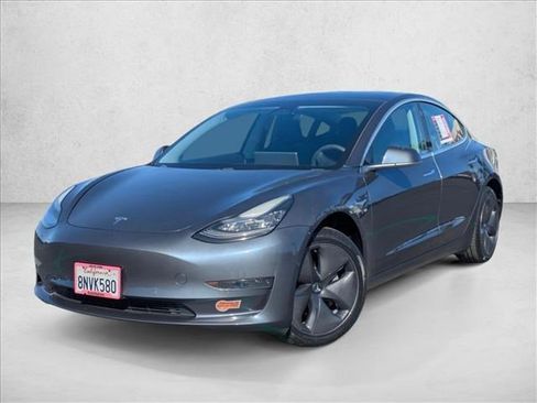 Used 2020 Tesla Model 3 Standard Range Plus image 1