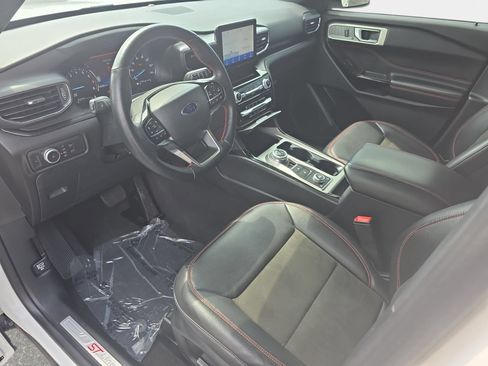 Used 2022 Ford Explorer ST-Line AWD/4WD image 16
