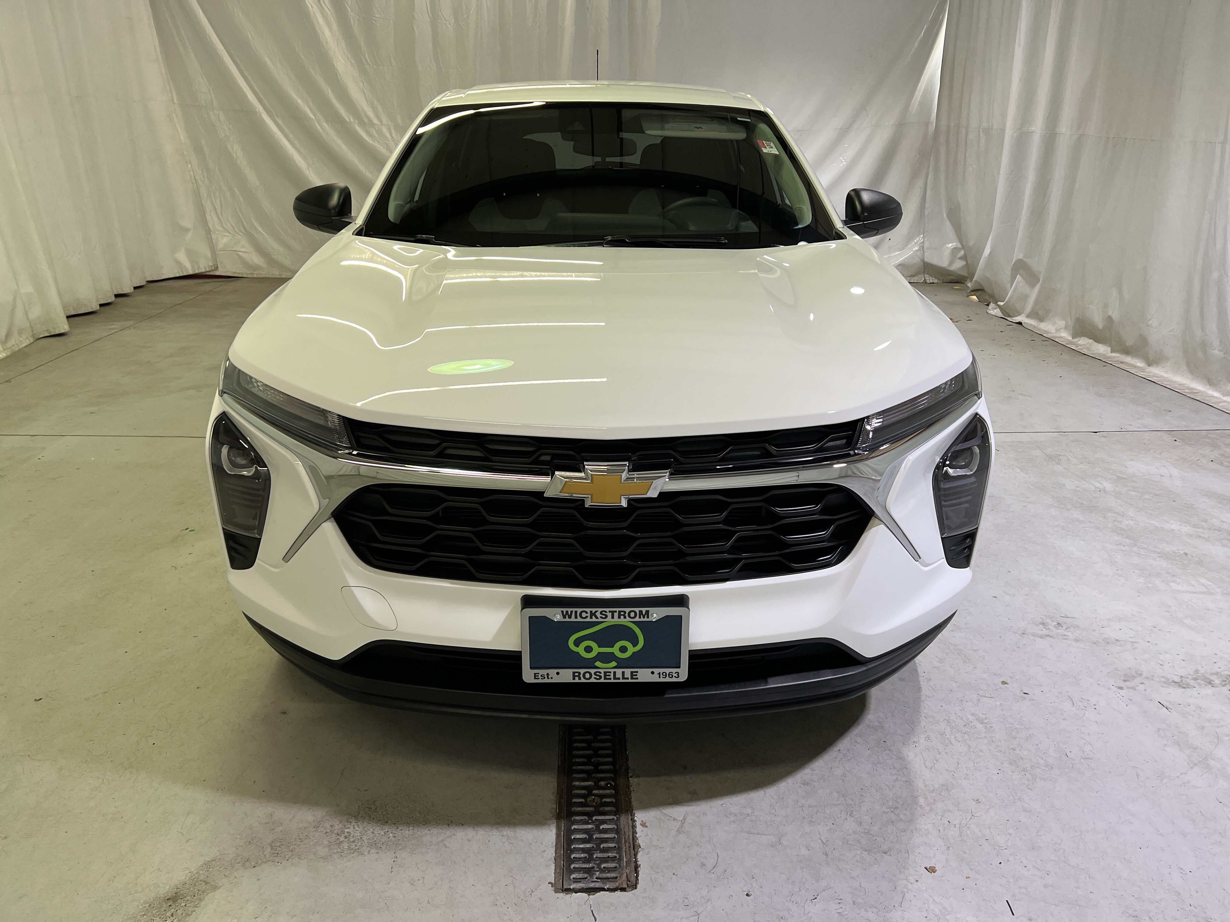 Certified 2024 Chevrolet Trax LS FWD image 3