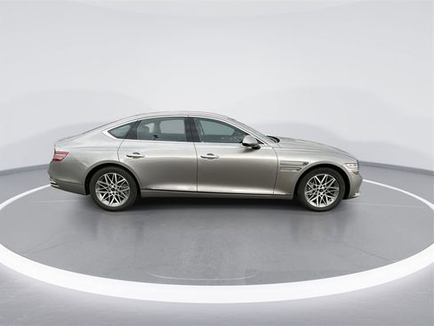 Used 2025 Genesis G80 2.5T image 7