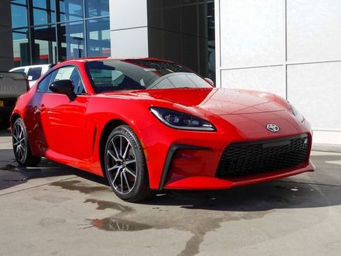 New 2025 Toyota GR86 image 2