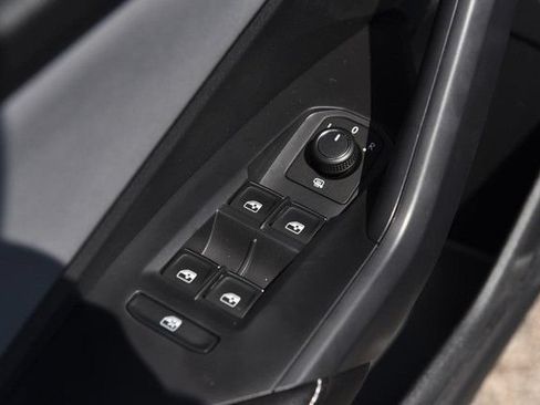 New 2026 Volkswagen Jetta SE FWD image 8