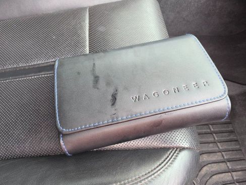 Used 2023 Jeep Wagoneer Series III w/ Convenience Group I image 15