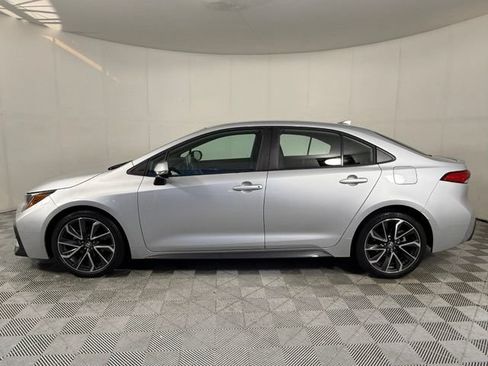 Used 2020 Toyota Corolla SE FWD image 3