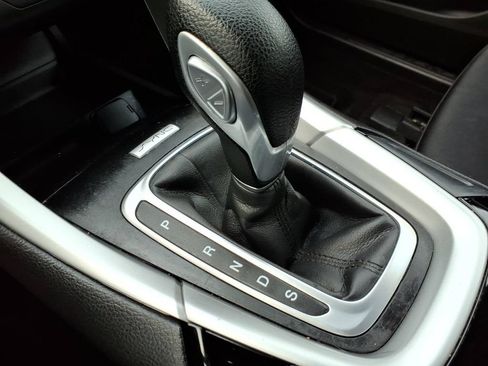 Used 2015 Ford Fusion SE FWD image 18