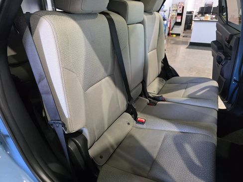 Used 2025 Toyota 4Runner SR5 AWD/4WD image 23