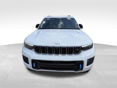 Used 2022 Jeep Grand Cherokee Overland w/ Advanced Protech Group III AWD/4WD image 6