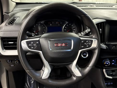 Used 2024 GMC Terrain SLE image 7