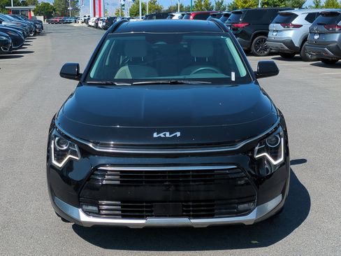Used 2023 Kia Niro EX Touring image 11