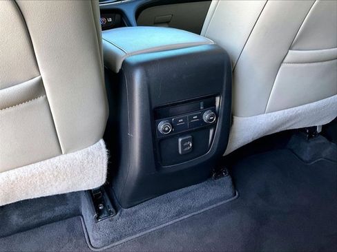 Used 2020 Buick Enclave Essence image 25