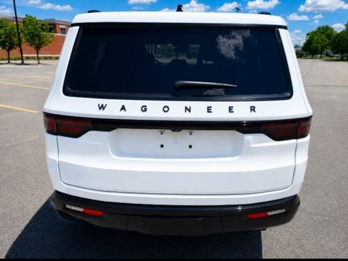 Used 2024 Jeep Wagoneer Series II AWD/4WD image 6