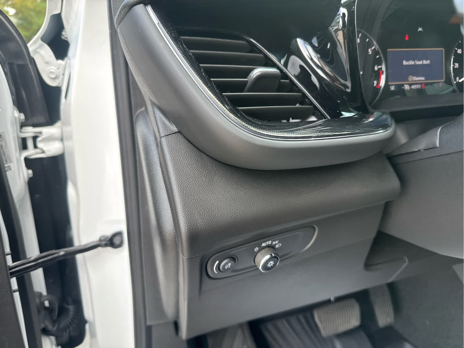 Used 2022 Buick Envision Preferred FWD image 22